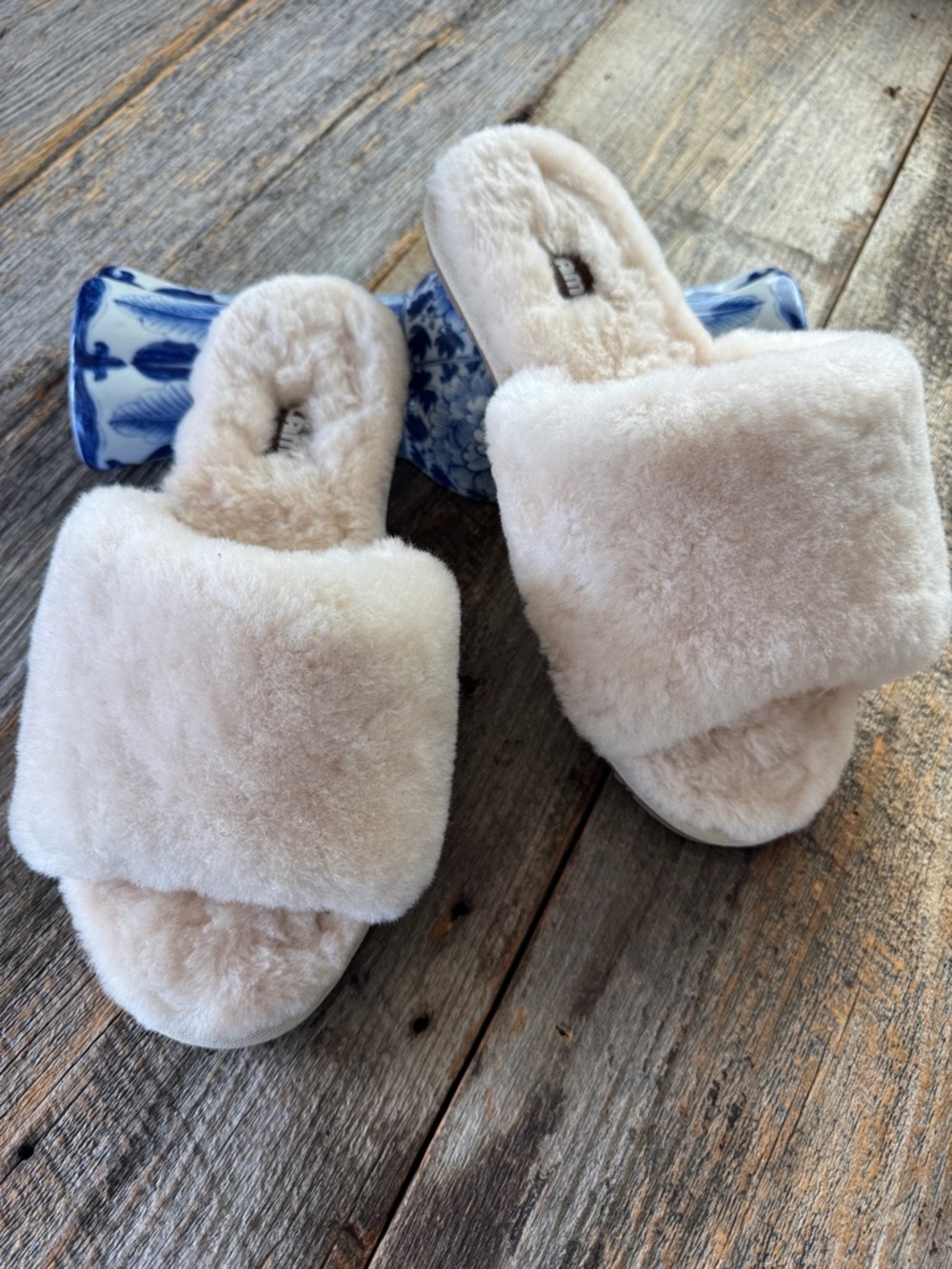 Lamo Fur Slip On Slippers Women's Size Large (7-8) - Picture 7 of 8